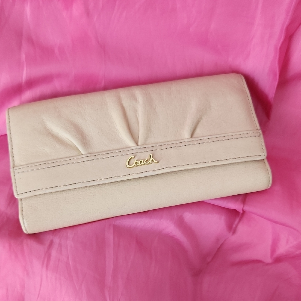 COACH Vintage Ashley SOHO Cream leather trifold wallet